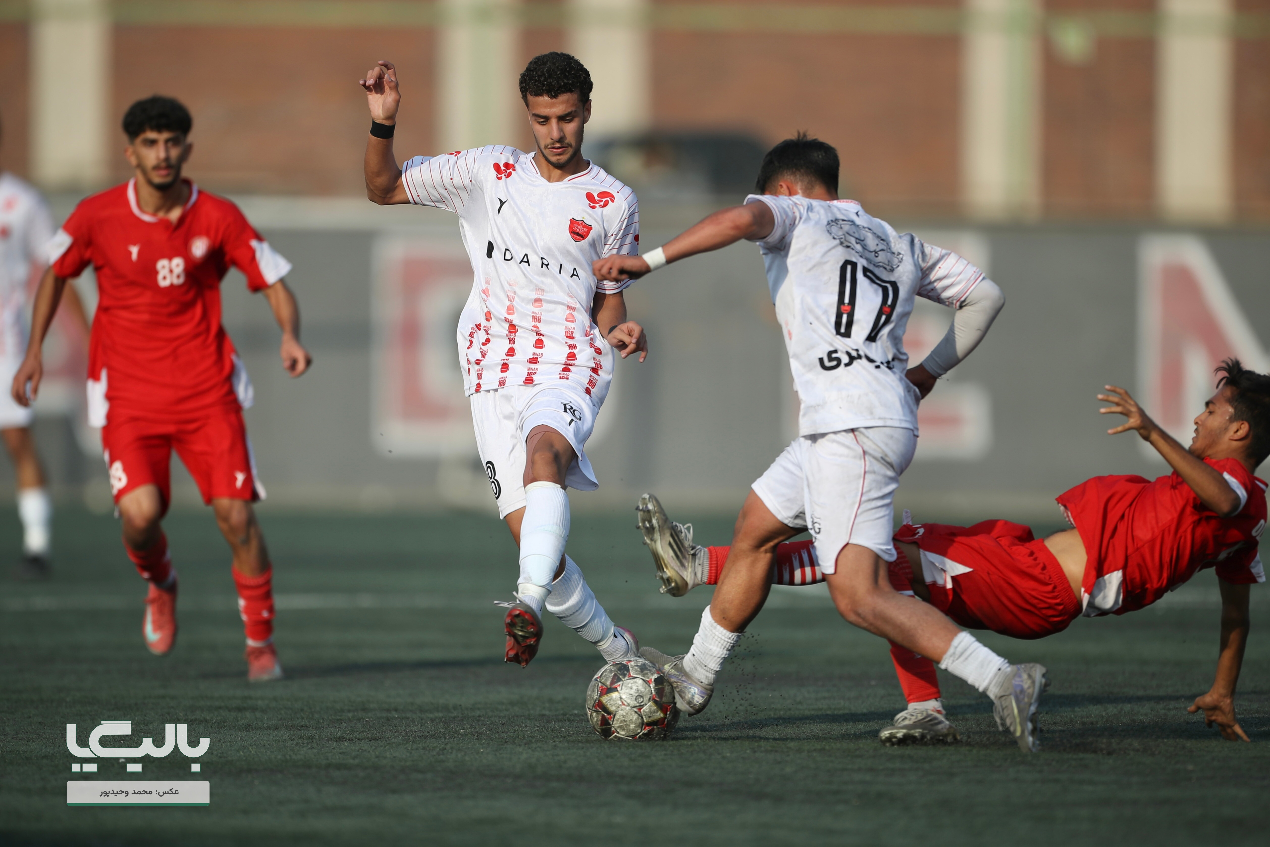 شکست پاس و پرسپولیس؛ سایپا در صدر ماند