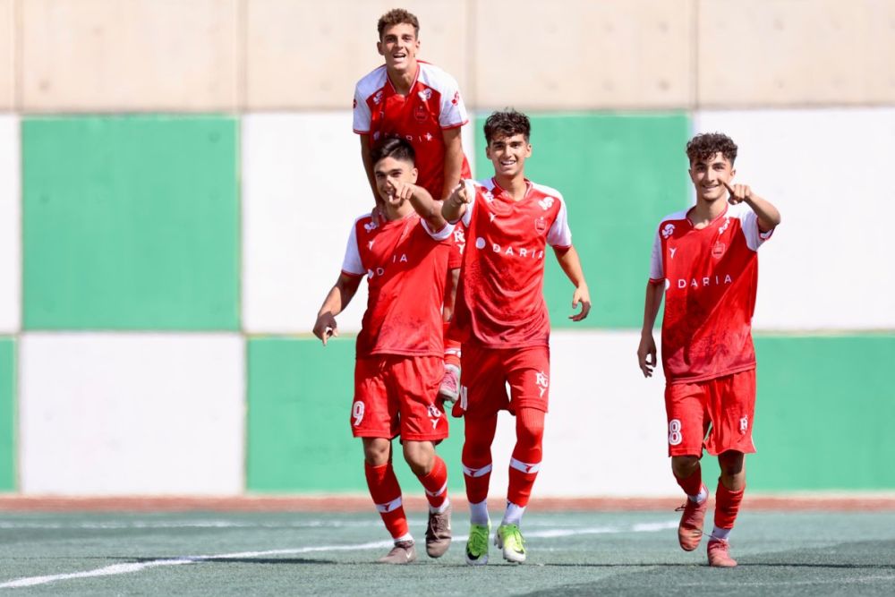 آرمان آفرینان ستارگان ایرانیان 0–3 پرسپولیس