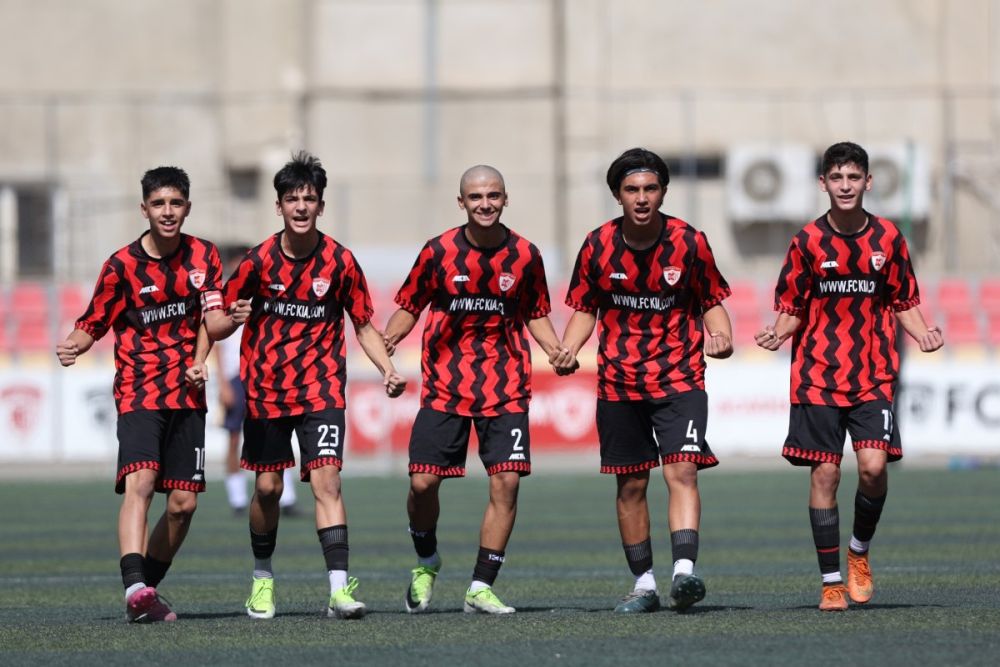 کیا 4–0 آریا پارس