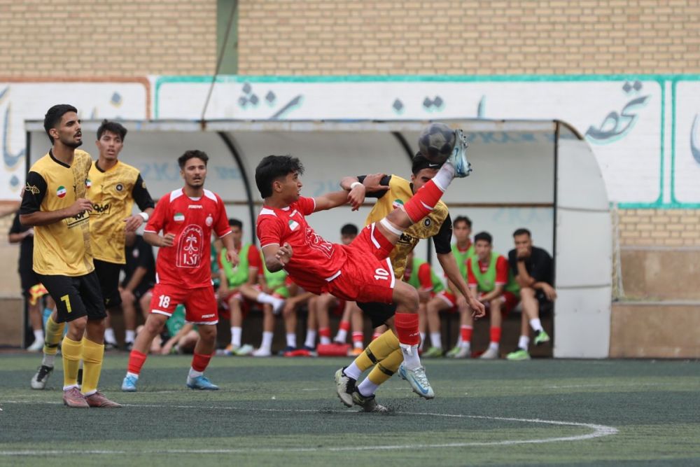 سپاهان 1–0 دبیری